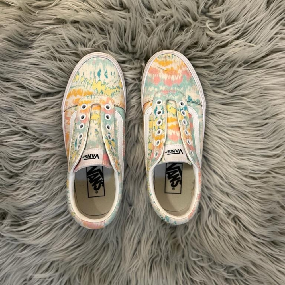 Vans - Picture 6 of 7